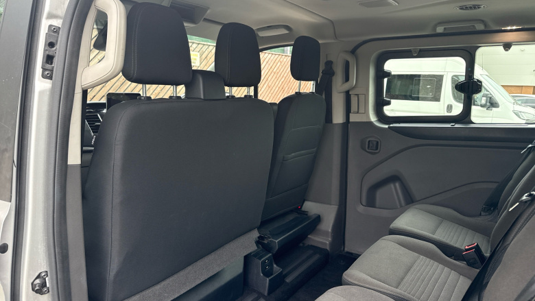 Ford Tourneo Custom Transit Custom Tourneo L2 Diesel Fwd 2.0 EcoBlue Hybrid 130ps L/R 8 Seater Titanium